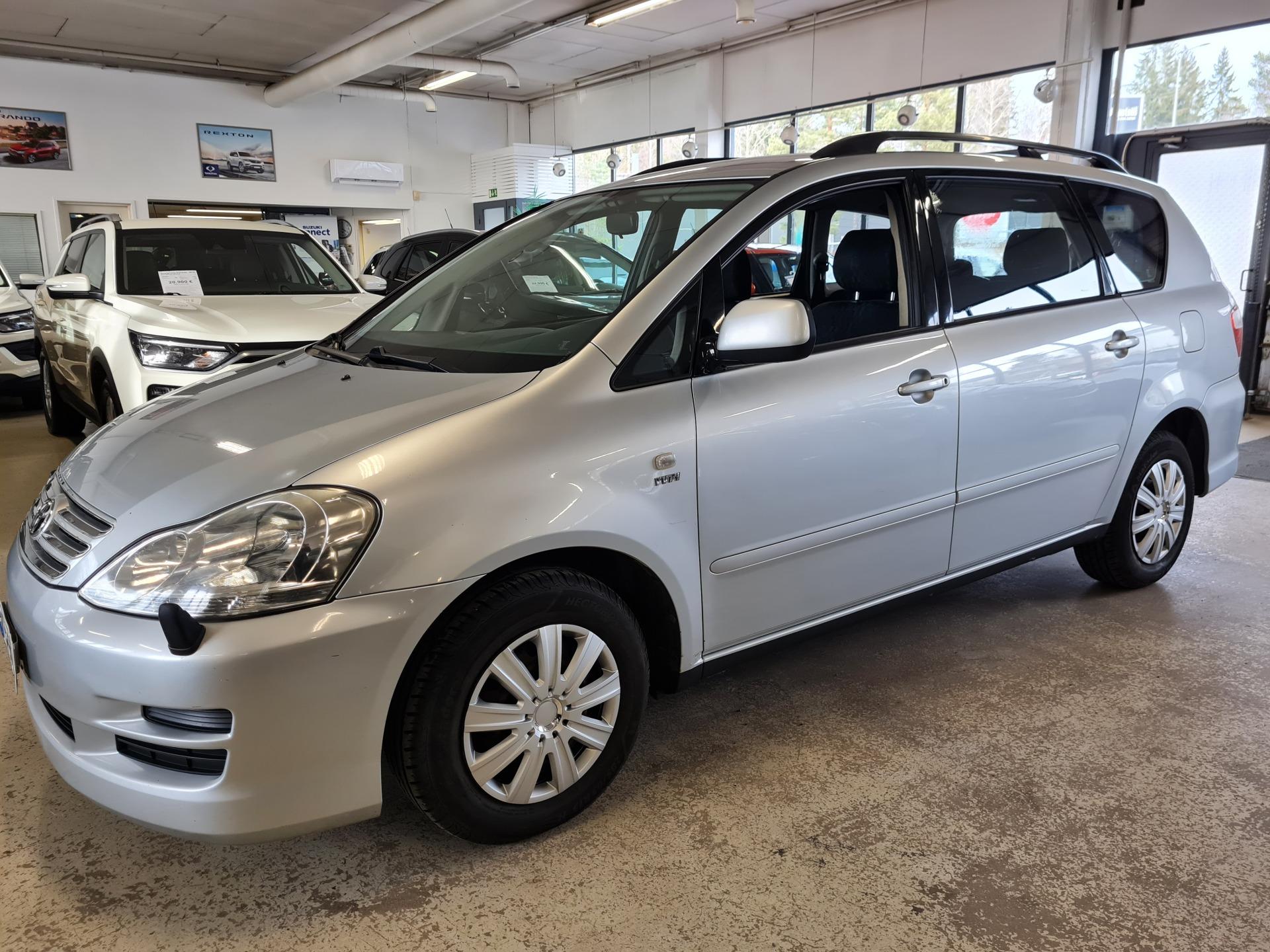 Toyota Avensis Verso